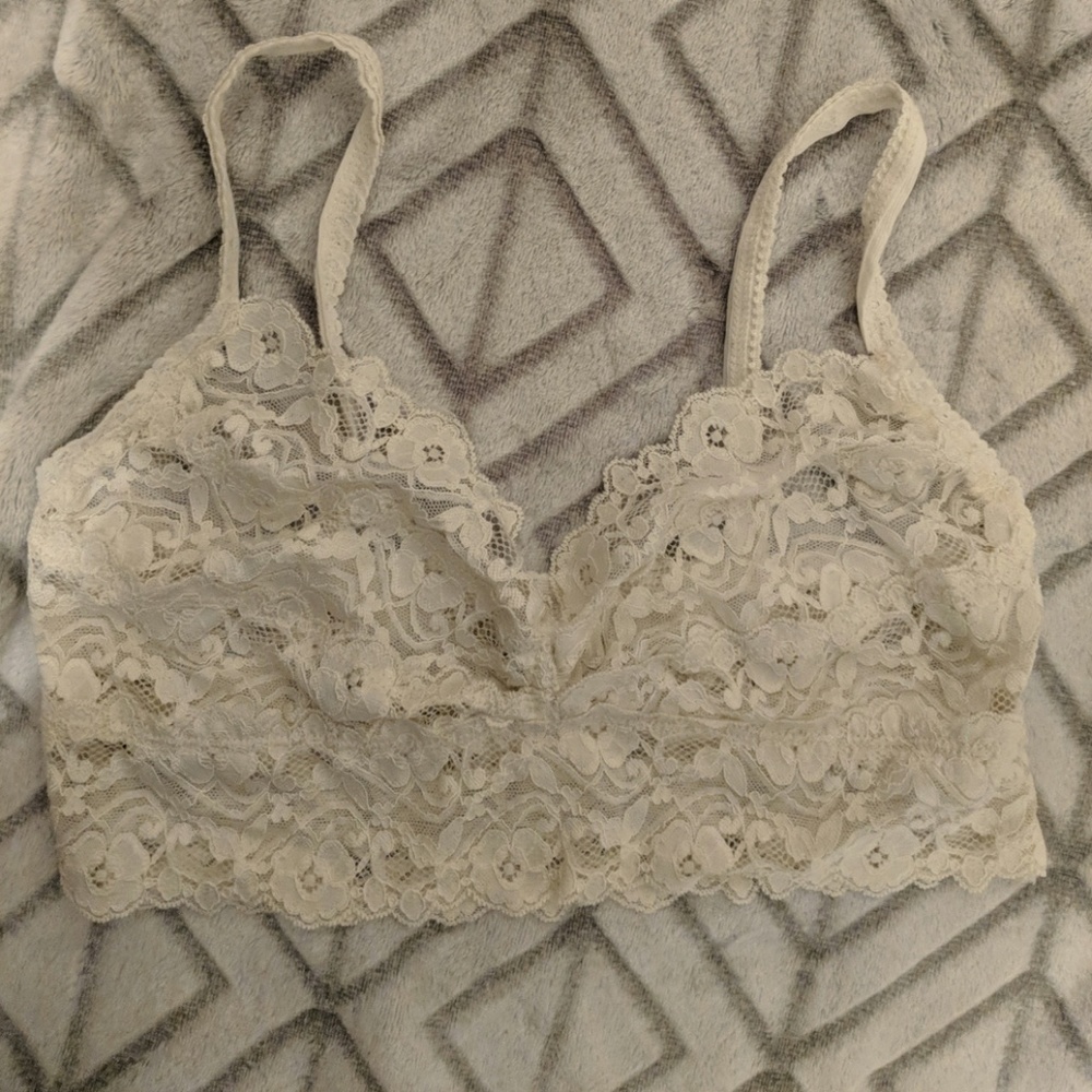 NWOT Cream Lace Bralette